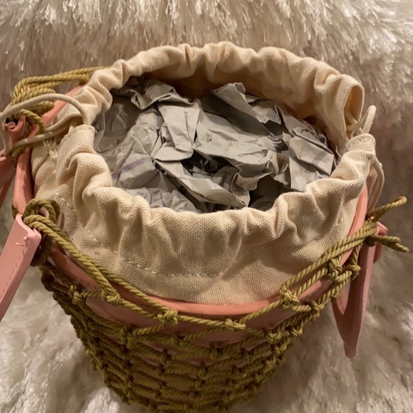 Net Bucket Drawstring Handbag - Picture 3 of 4